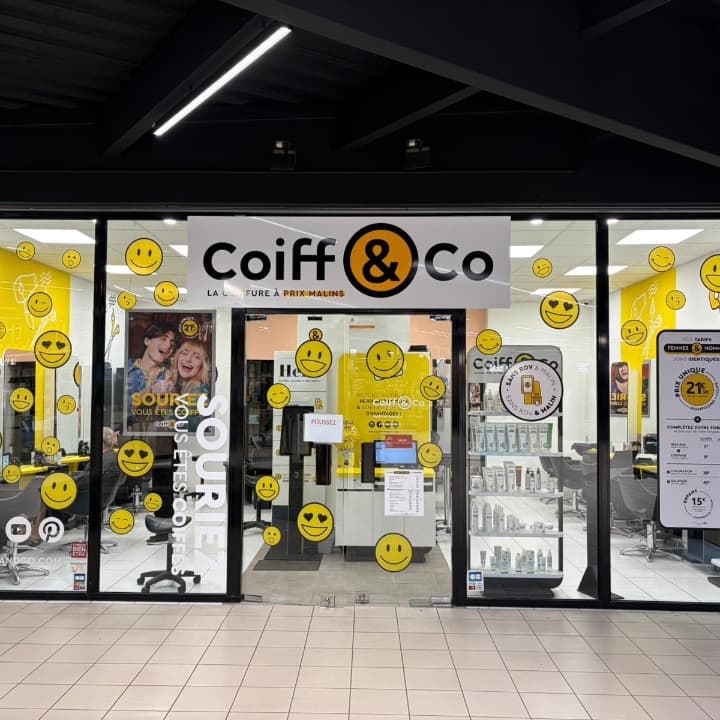 SOURIEZ, vous êtes coiffés